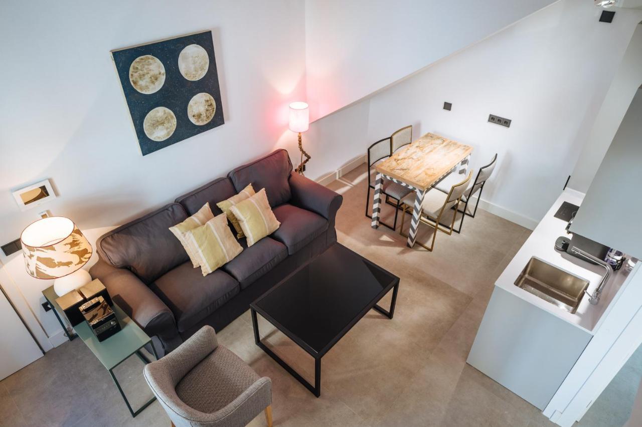 Apartamentos Montevideo 6 セビリア エクステリア 写真