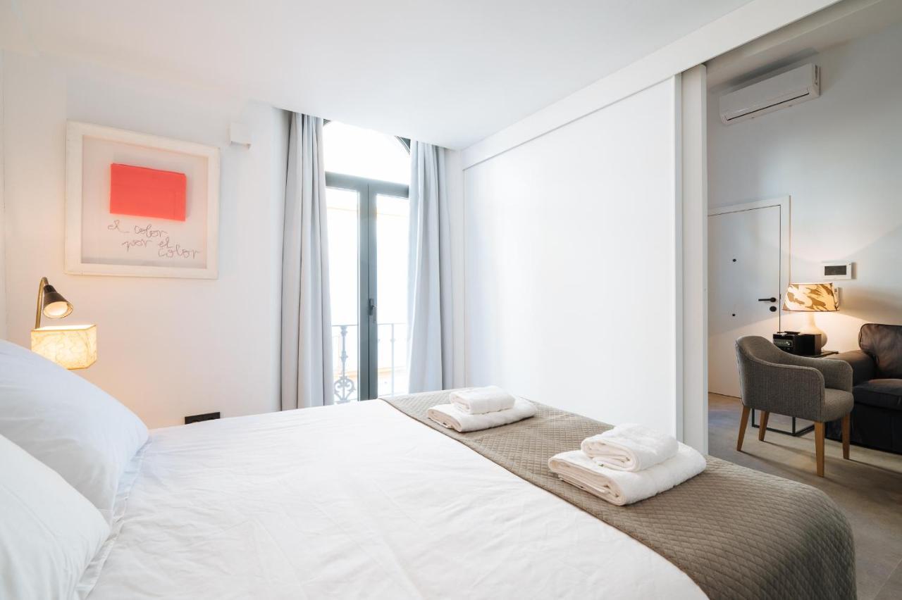 Apartamentos Montevideo 6 セビリア エクステリア 写真