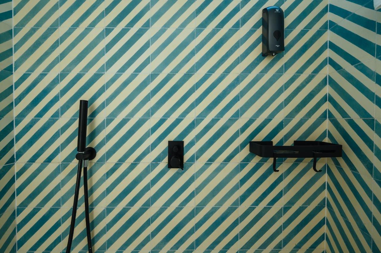 Apartamentos Montevideo 6 セビリア エクステリア 写真
