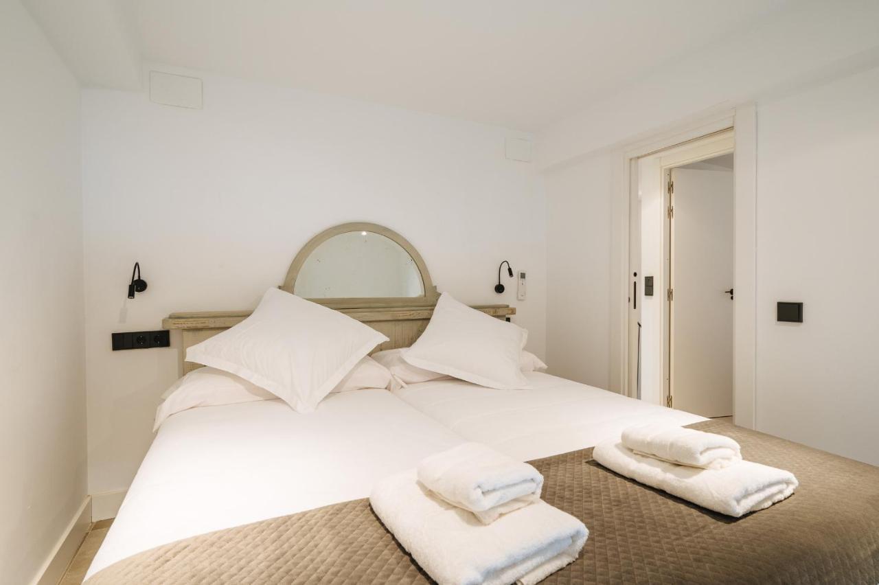 Apartamentos Montevideo 6 セビリア エクステリア 写真
