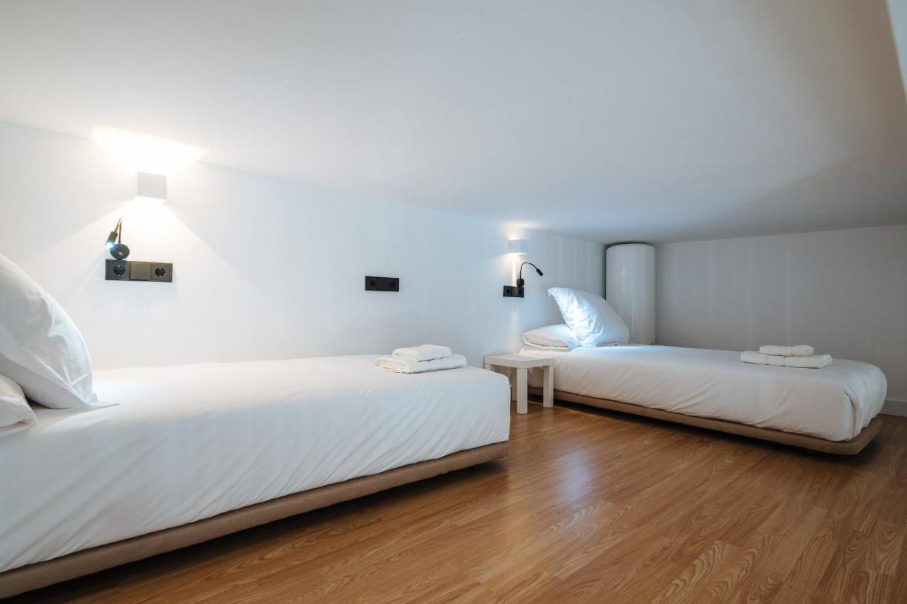 Apartamentos Montevideo 6 セビリア エクステリア 写真