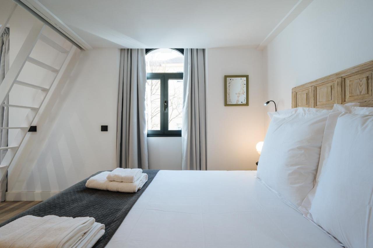 Apartamentos Montevideo 6 セビリア エクステリア 写真