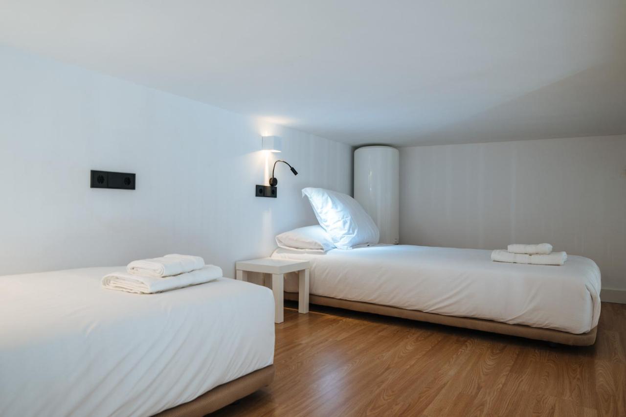 Apartamentos Montevideo 6 セビリア エクステリア 写真