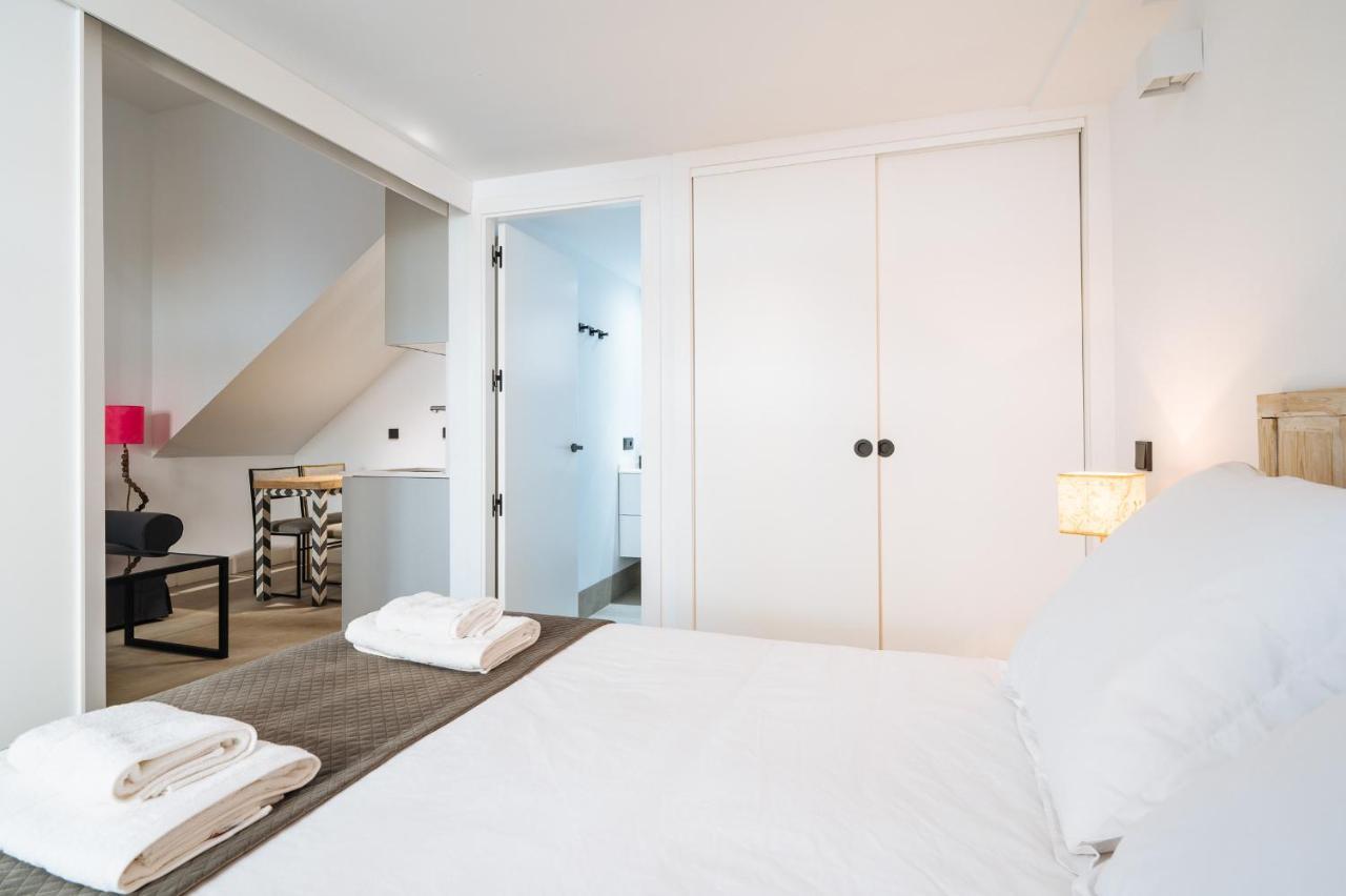 Apartamentos Montevideo 6 セビリア エクステリア 写真