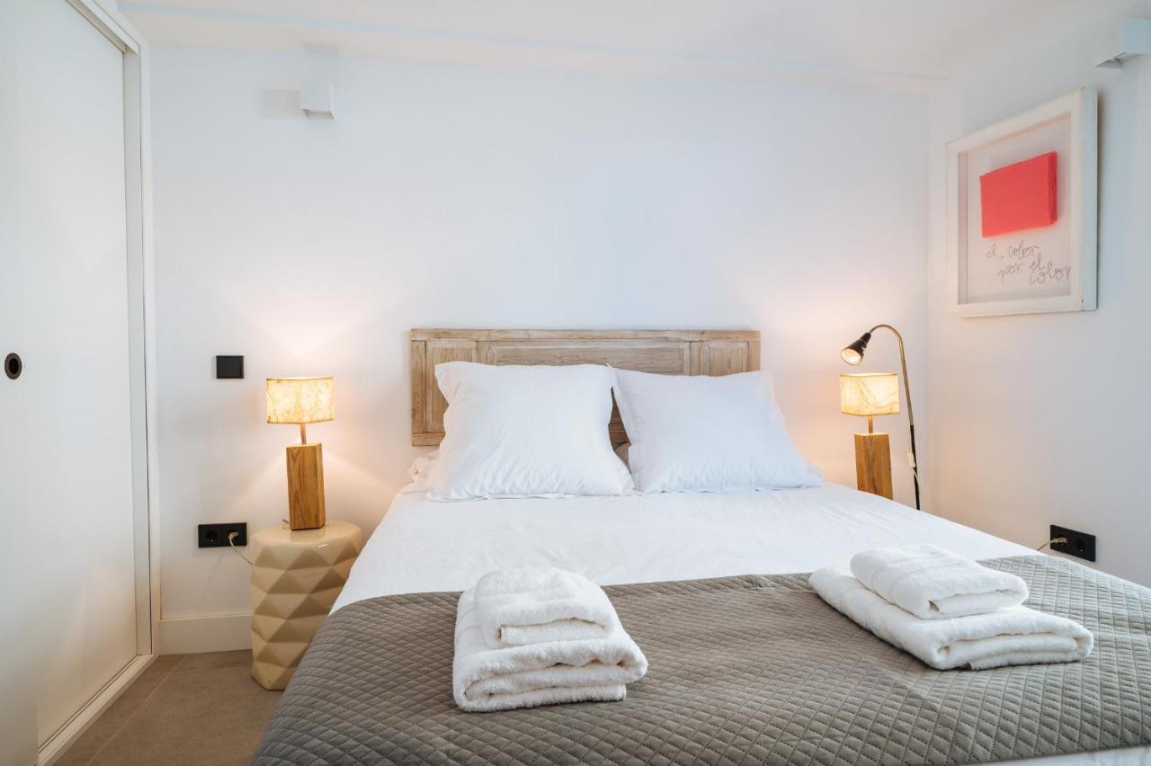 Apartamentos Montevideo 6 セビリア エクステリア 写真