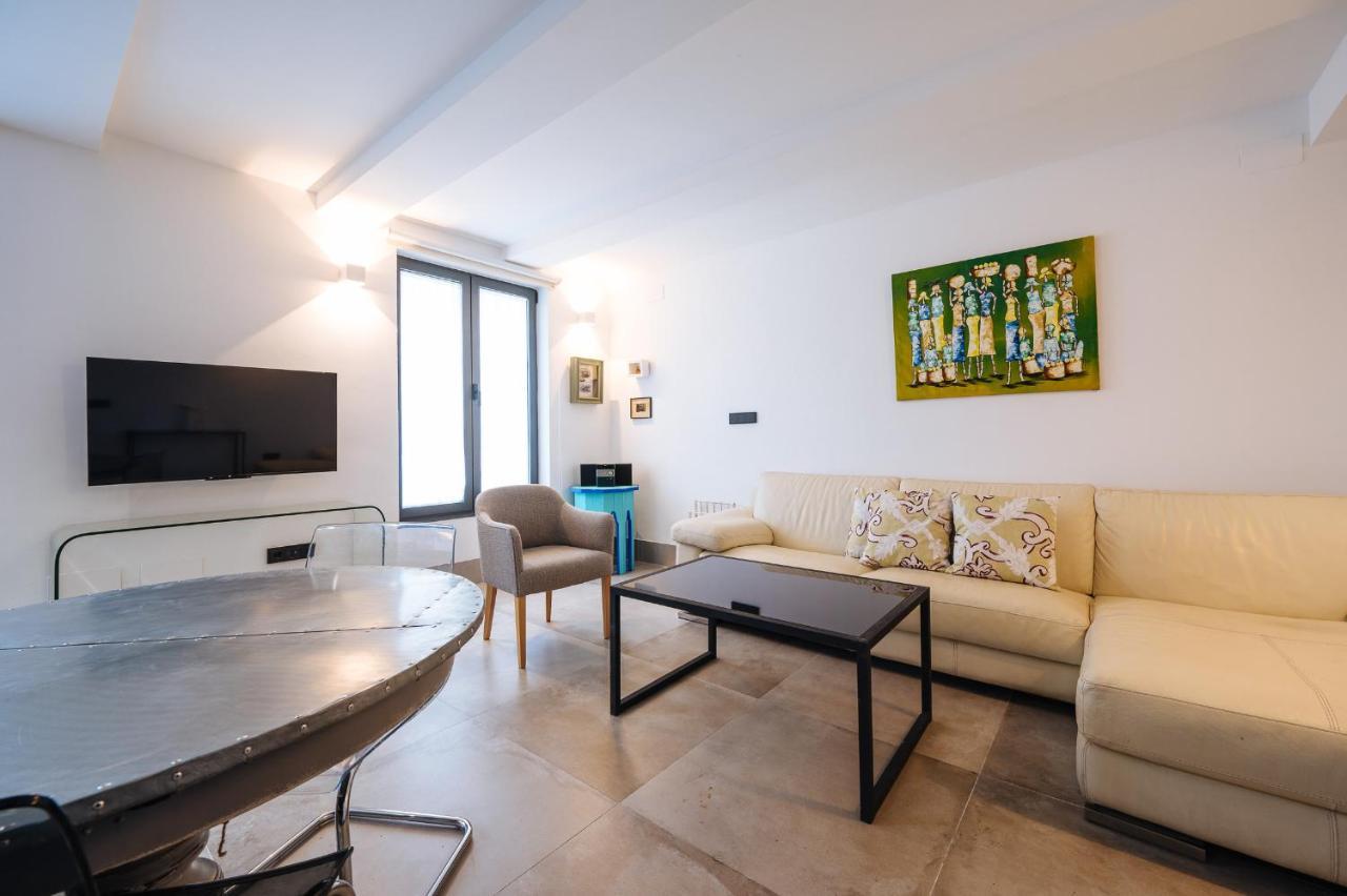 Apartamentos Montevideo 6 セビリア エクステリア 写真