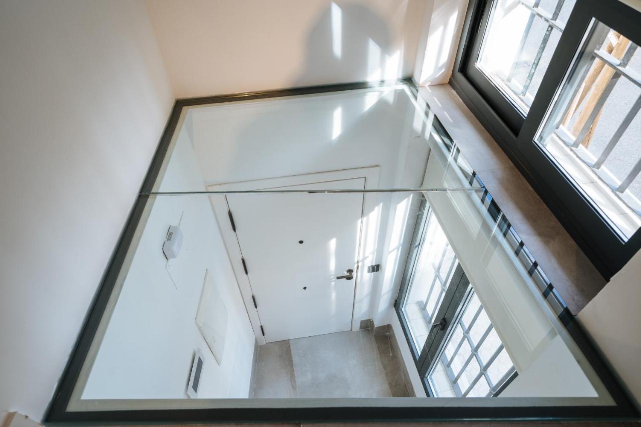Apartamentos Montevideo 6 セビリア エクステリア 写真