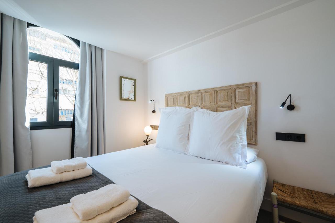Apartamentos Montevideo 6 セビリア エクステリア 写真