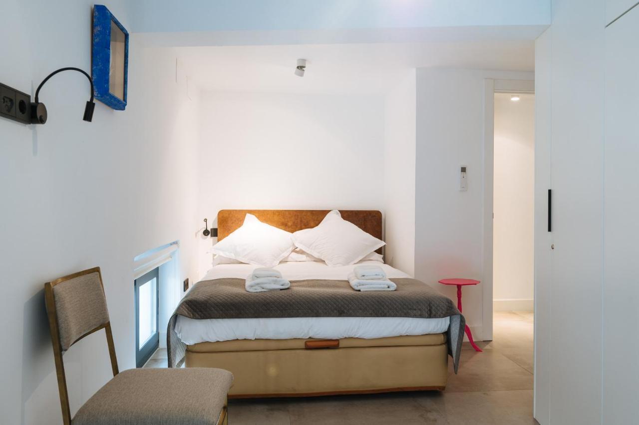 Apartamentos Montevideo 6 セビリア エクステリア 写真