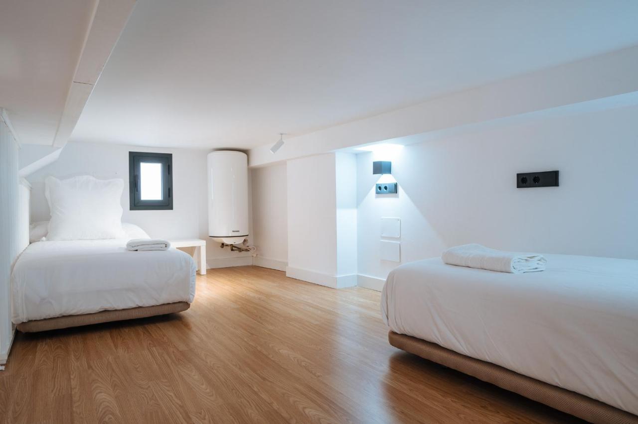 Apartamentos Montevideo 6 セビリア エクステリア 写真