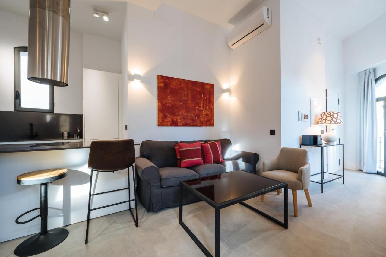 Apartamentos Montevideo 6 セビリア エクステリア 写真