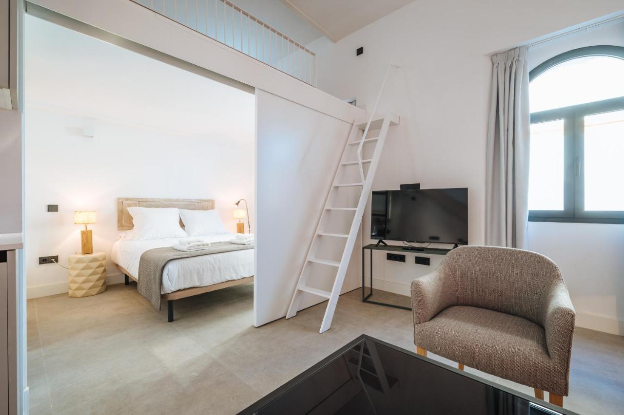 Apartamentos Montevideo 6 セビリア エクステリア 写真